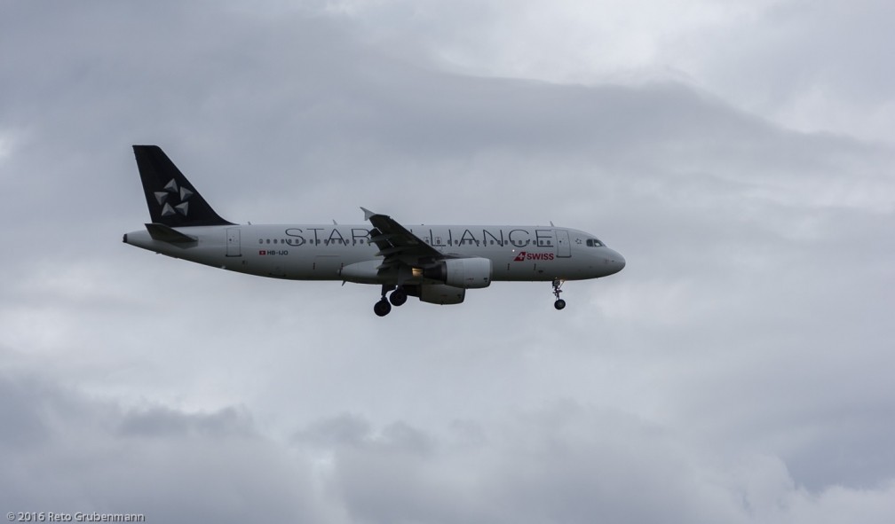 Swiss_A320_HB-IJO_ZRH160207