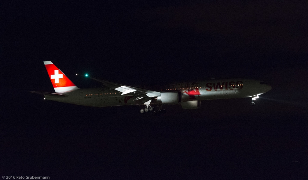 Swiss_B77W_HB-JNA_ZRH160210_01