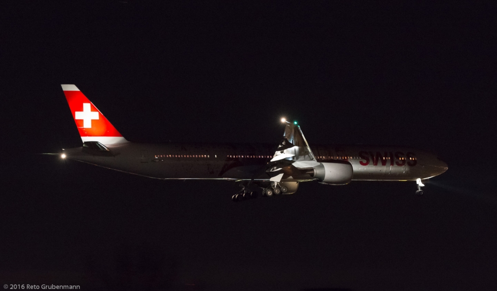 Swiss_B77W_HB-JNA_ZRH160210_02