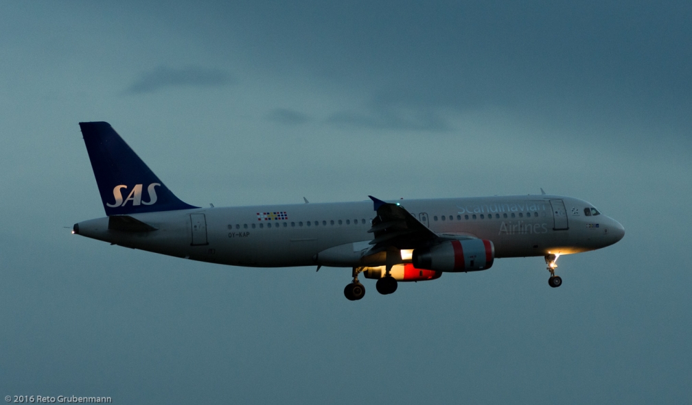 ScandinavianAirlines_A320_OY-KAP_ZRH160331