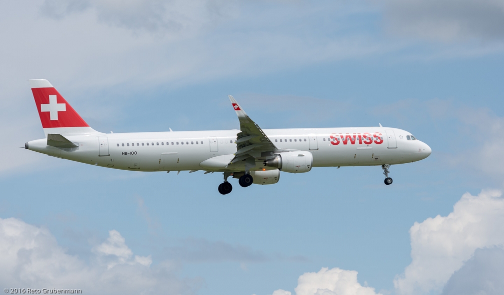 Swiss_A321_HB-IOO_ZRH160601