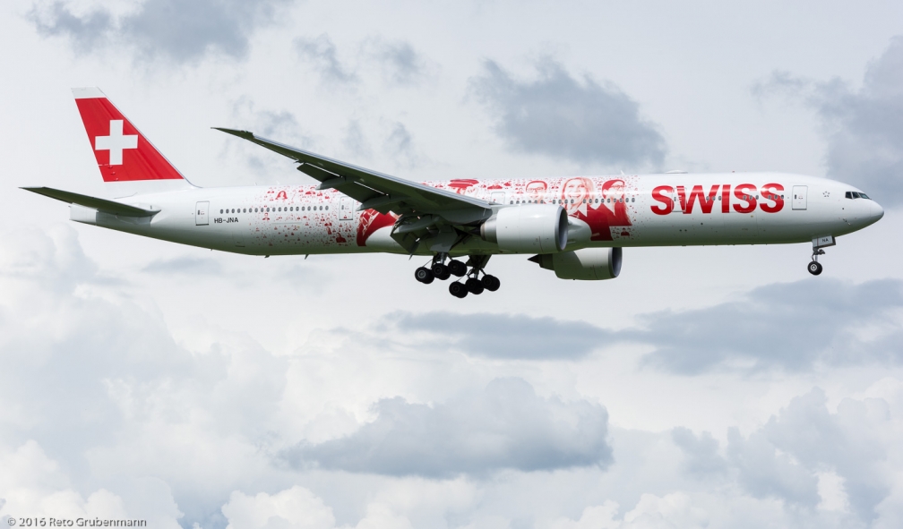 Swiss_B77W_HB-JNA_ZRH160601_01