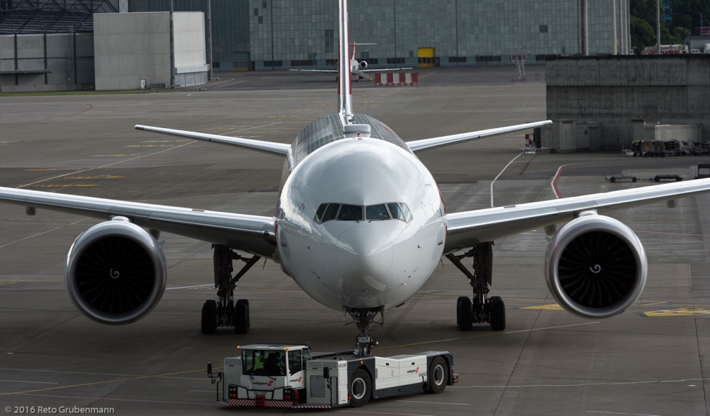 Swiss_B77W_HB-JNA_ZRH160601_02
