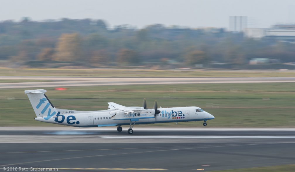 FlyBe_DH8D_G-JECR_DUS181019_01