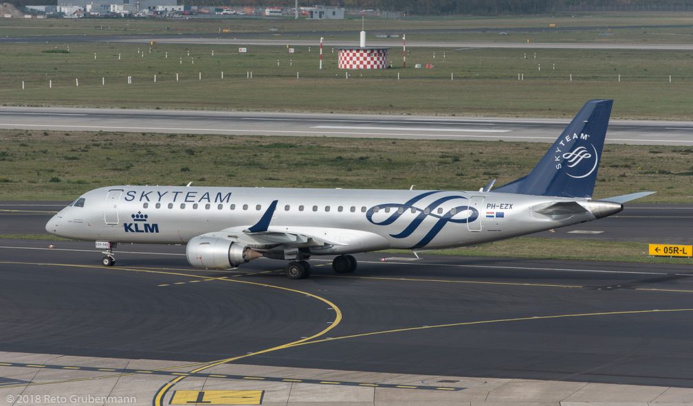 KLM_E190_PH-EZX_DUS181019_01