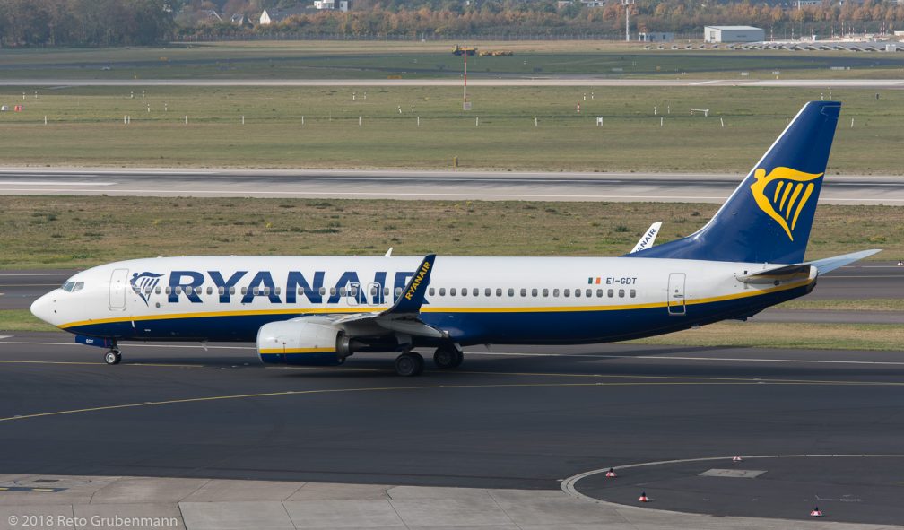 Ryanair_B738_EI-GDT_DUS181019