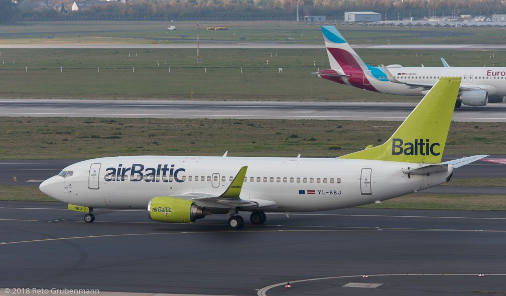 airBaltic_B733_YL-BBJ_DUS181019