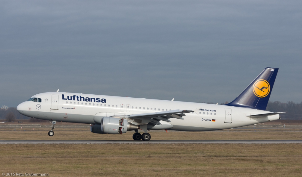 Lufthansa_A320_D-AIZN_STR161209
