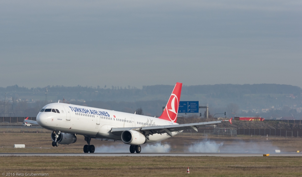 TurkishAirlines_A321_TC-JMN_STR161209