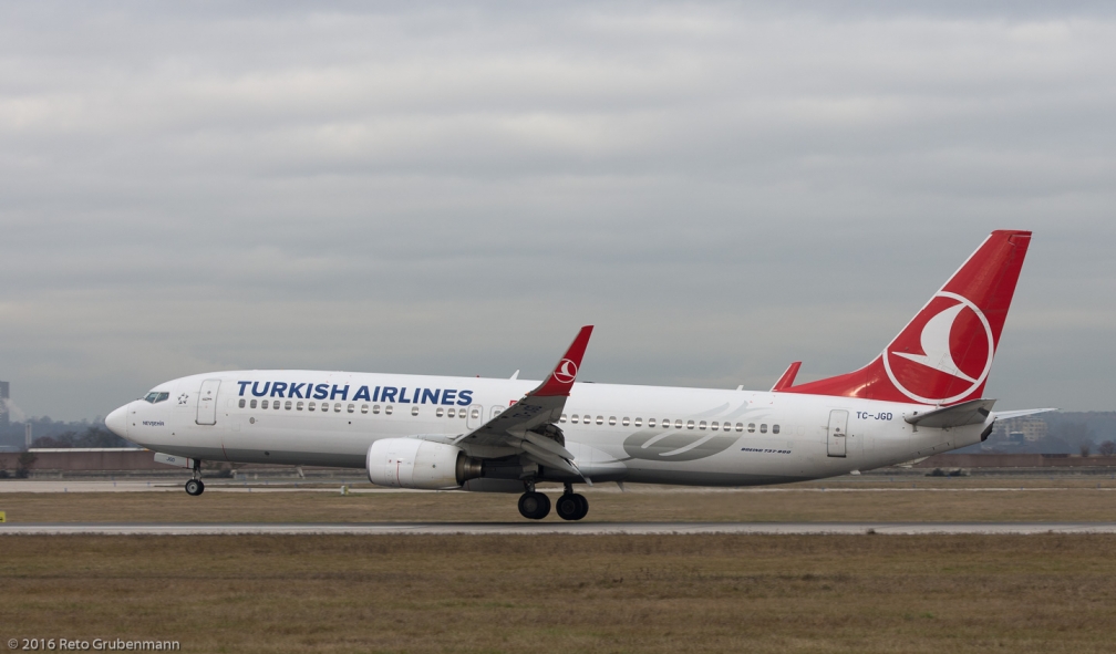 TurkishAirlines_B738_TC-JGD_STR161209