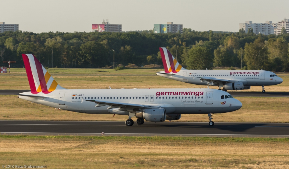 Germanwings_A320_D-AIPY_Germanwings_A319_D-AGWZ_TXL160915