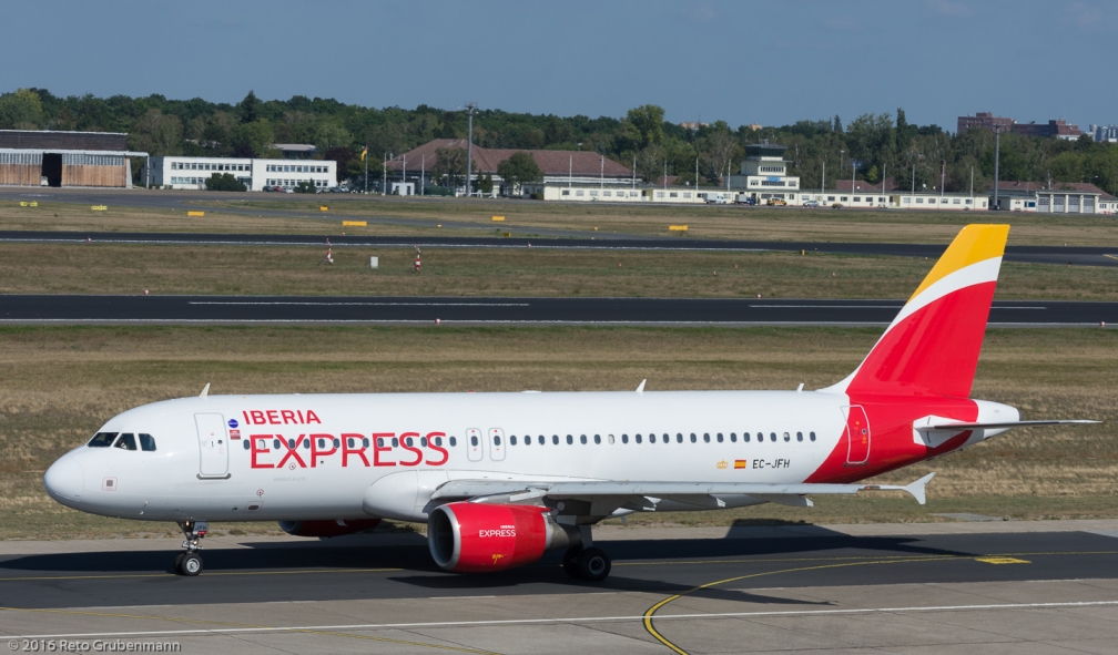 IberiaExpress_A320_EC-JFH_TXL160915