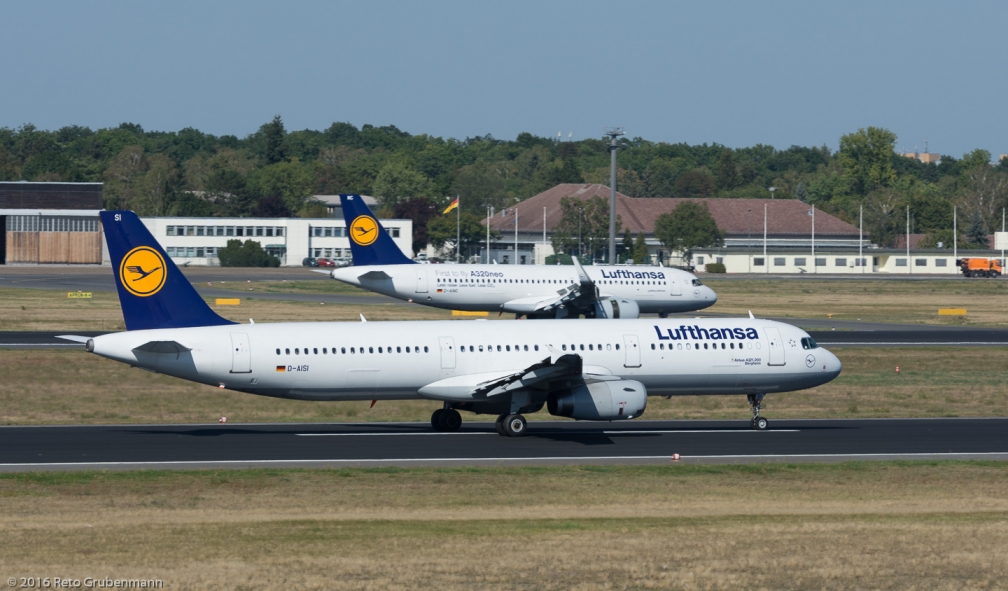 Lufthansa_A321_D-AISI_Lufthansa_A320_D-AINC_TXL160915
