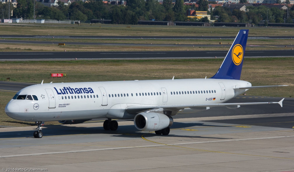 Lufthansa_A321_D-AISR_TXL160915