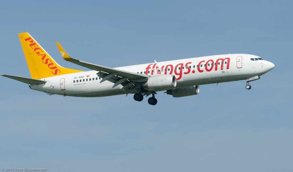 Pegasus_B738_TC-AAE_ZRH130924