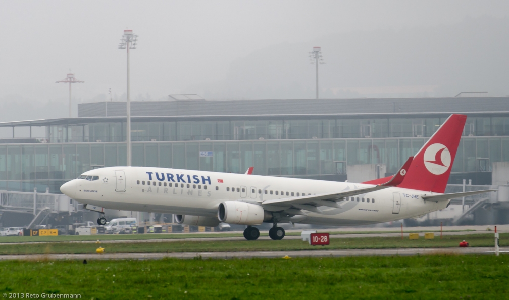 TurkishAirlines_B738_TC-JHE_ZRH130924