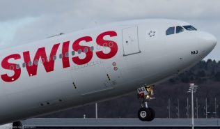 Swiss_A343_HB-JMJ_ZRH140126_02