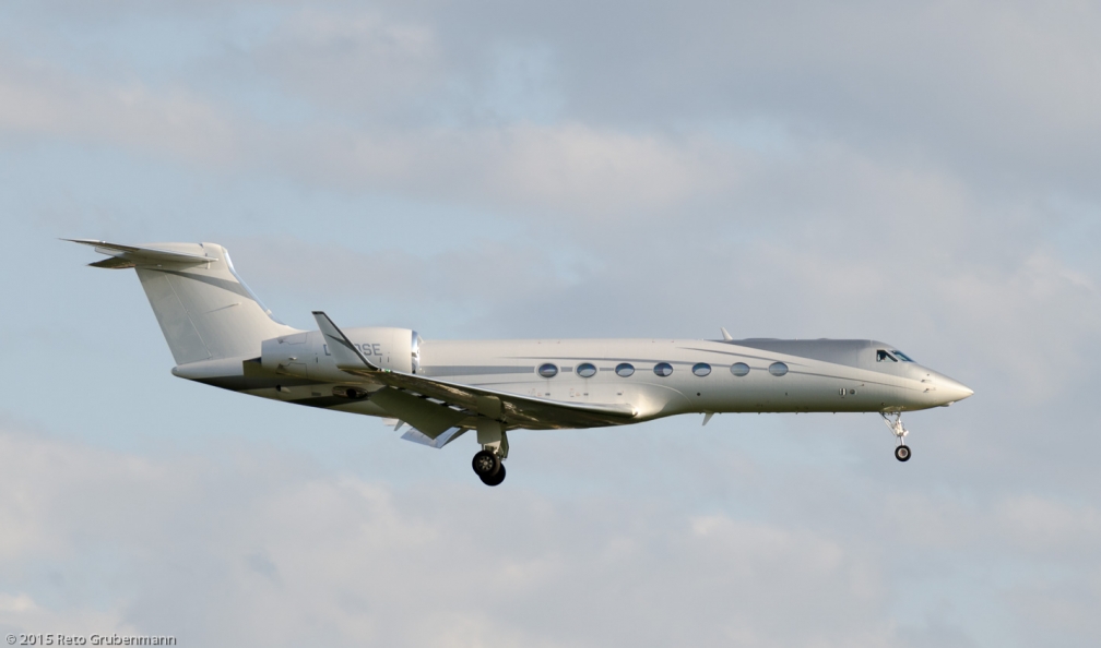 WINDROSEAIRJetcharter_GLF5_D-ADSE_ZRH150709
