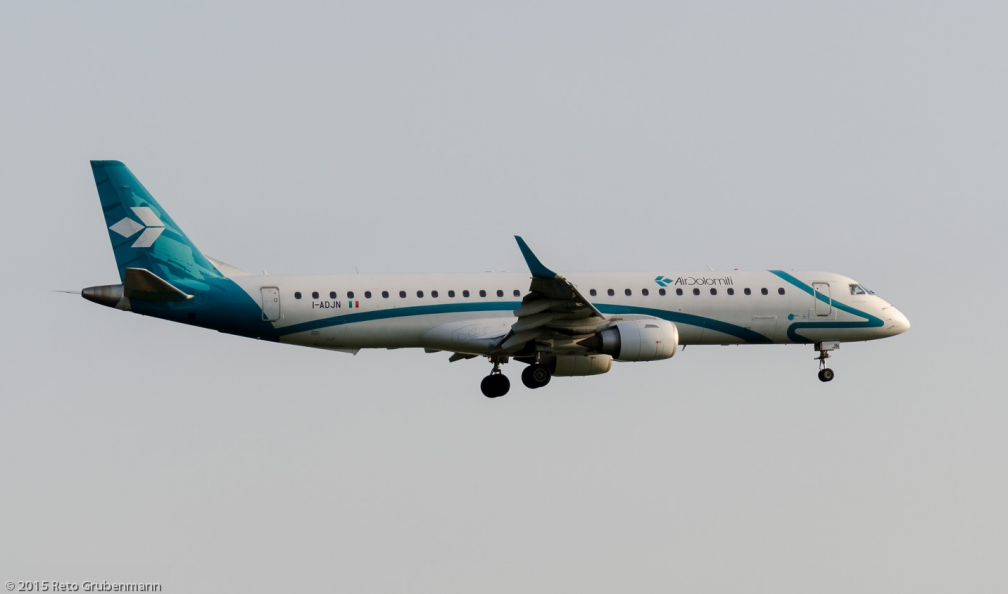 AirDolomit_E190_I-ADJN_ZRH150714