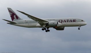 QatarAirways_B788_A7-BCR_ZRH150725