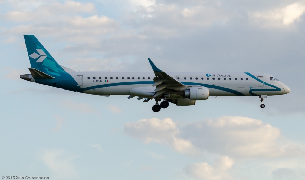 AirDolomit_E190_I-ADIK_ZRH150727