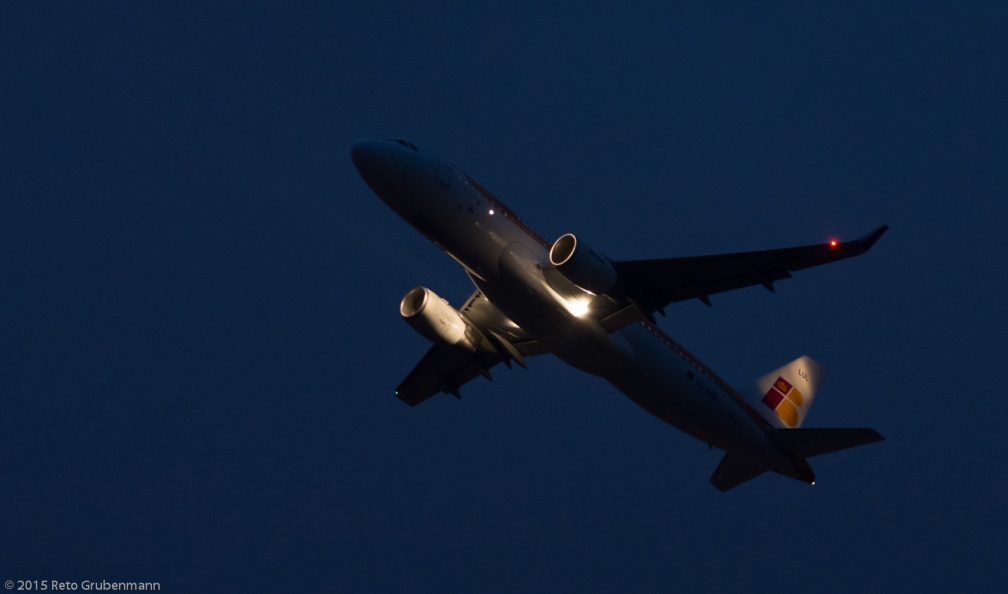 Iberia_A320_EC-LUL_ZRH151011