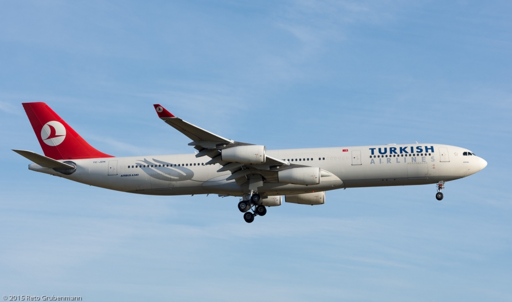 TurkishAirlines_A343_TC-JDN_ZRH151223_02