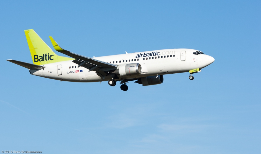 airBaltic_B733_YL-BBJ_ZRH151226