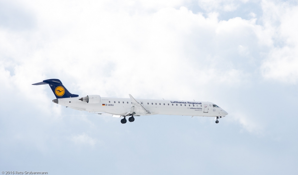 Lufthansa_CRJ9_D-ACKA_ZRH160117