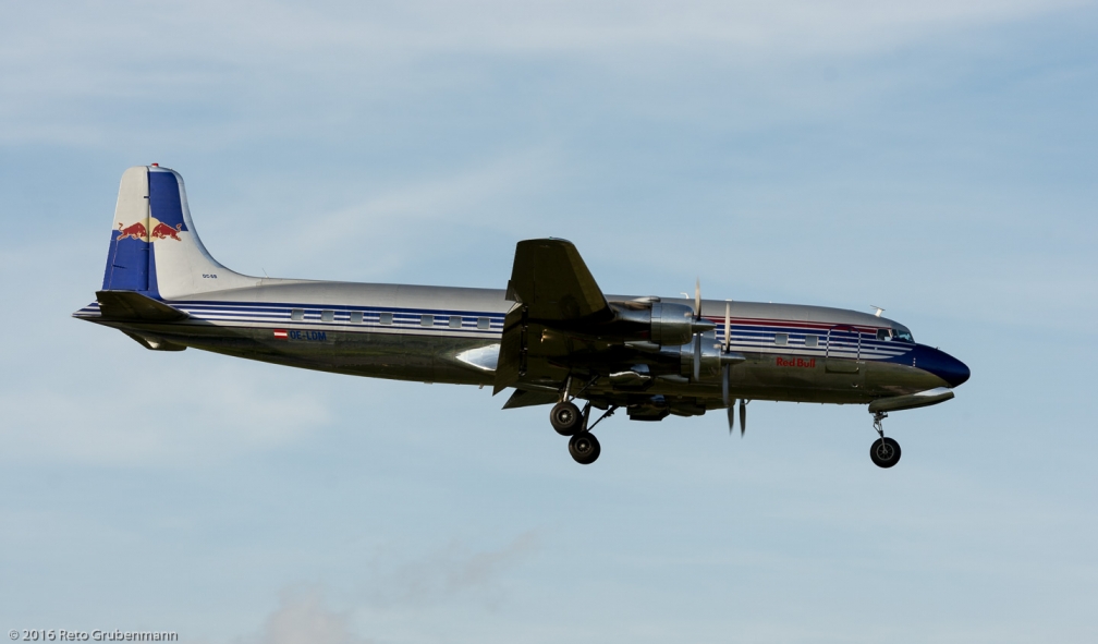 TheFlyingBulls_DC6_OE-LDM_ZRH160706_02