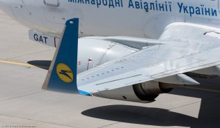 UkraineInternationalAirlines_B735_UR-GAT_ZRH160814
