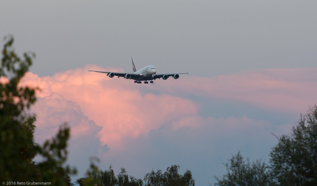 Emirates_A388_A6-EEU_ZRH160827_01