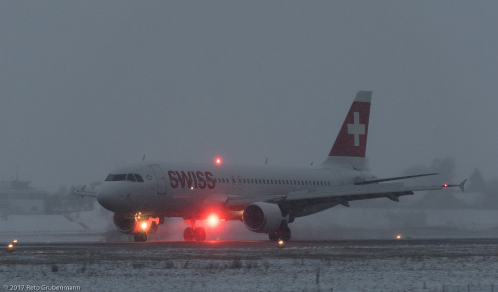 Swiss_A320_HB-IJX_ZRH170104