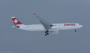 Swiss_A333_HB-JHN_ZRH170105