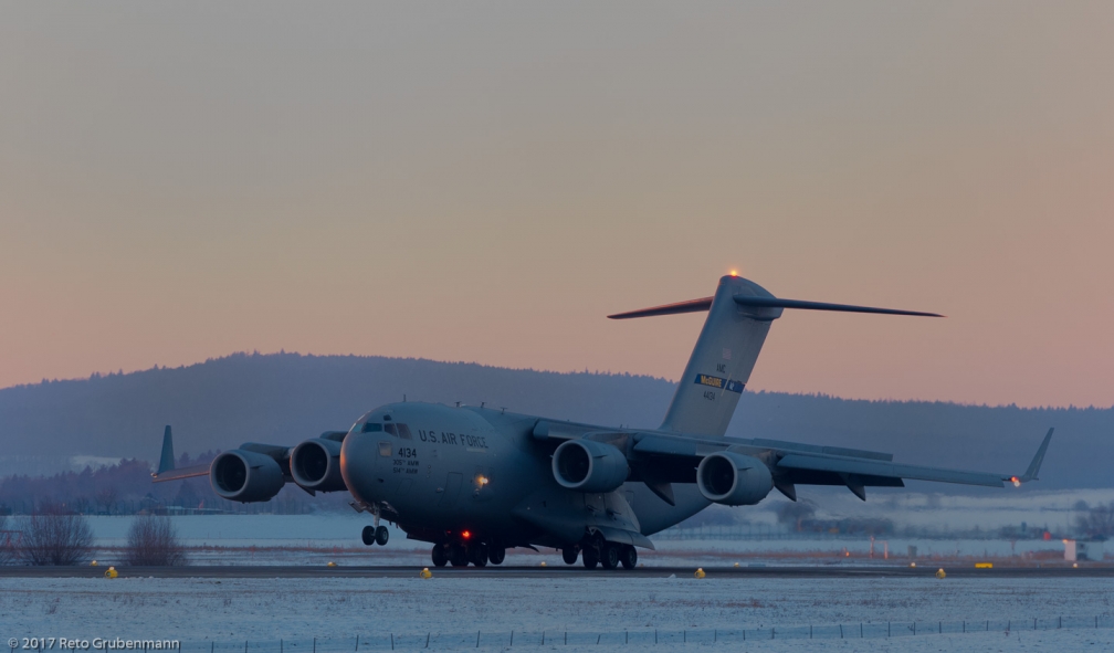 USAF_C17_04-4134_ZRH170106_01