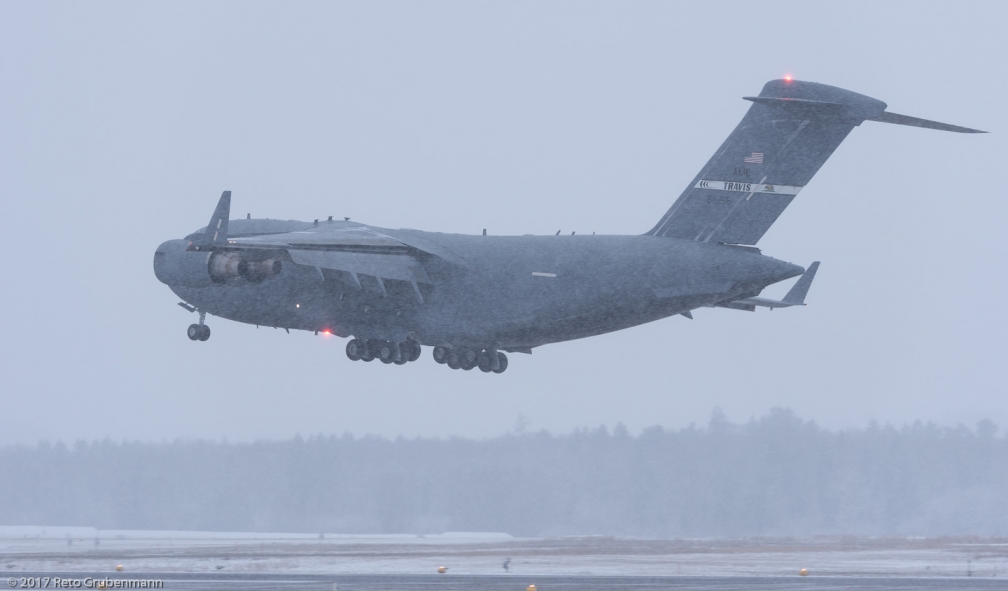 USAF_C17_06-6155_ZRH170114_02