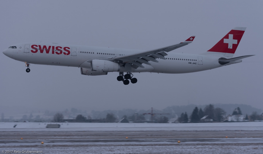 Swiss_A333_HB-JHC_ZRH170116