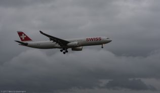 Swiss_A333_HB-JHN_ZRH170507