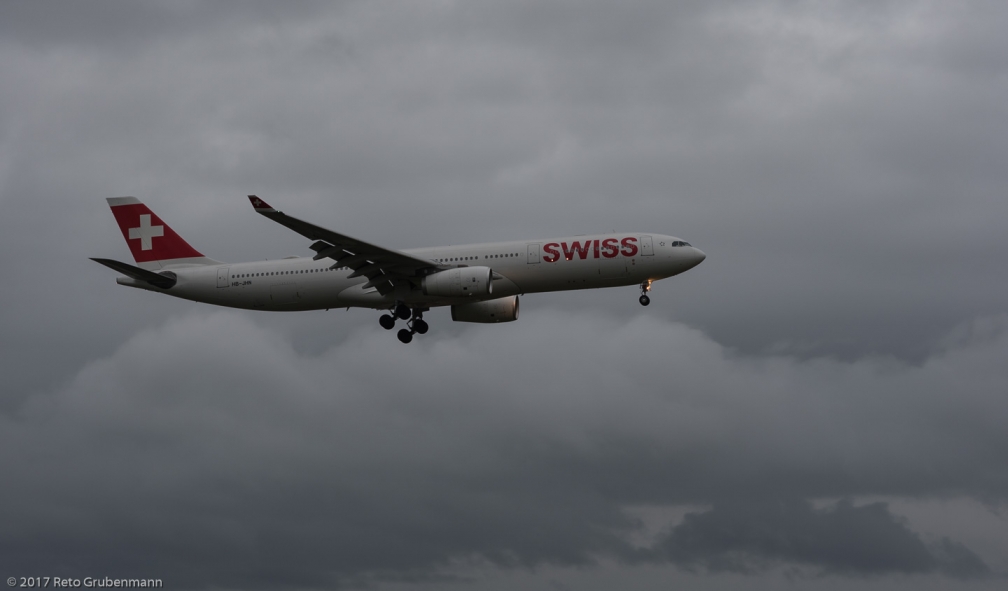 Swiss_A333_HB-JHN_ZRH170507