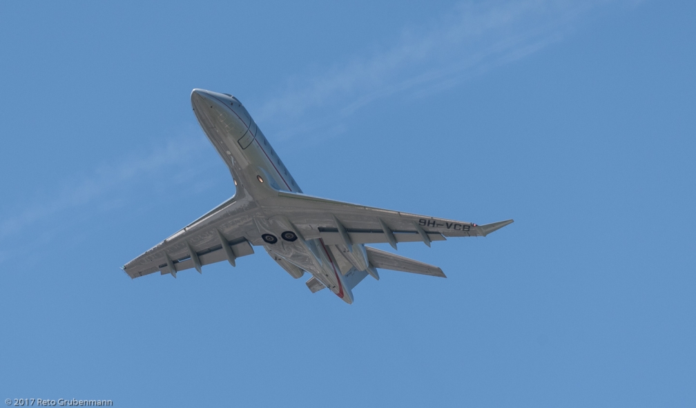 VistaJet_CL35_9H-VCB_ZRH170521