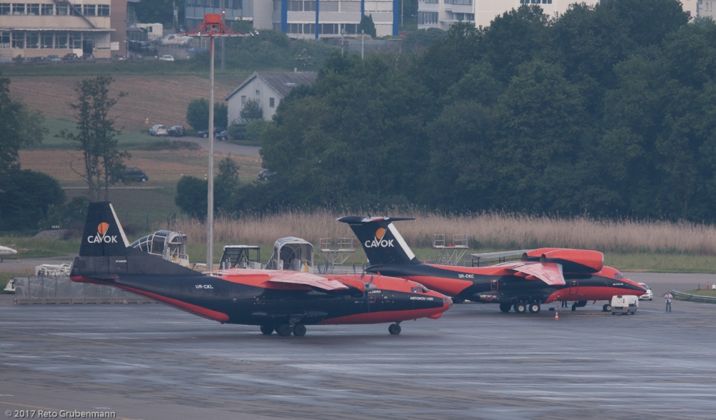 CavokAir_AN12_UR-CKL_AN72_UR-CKC_ZRH170601_02