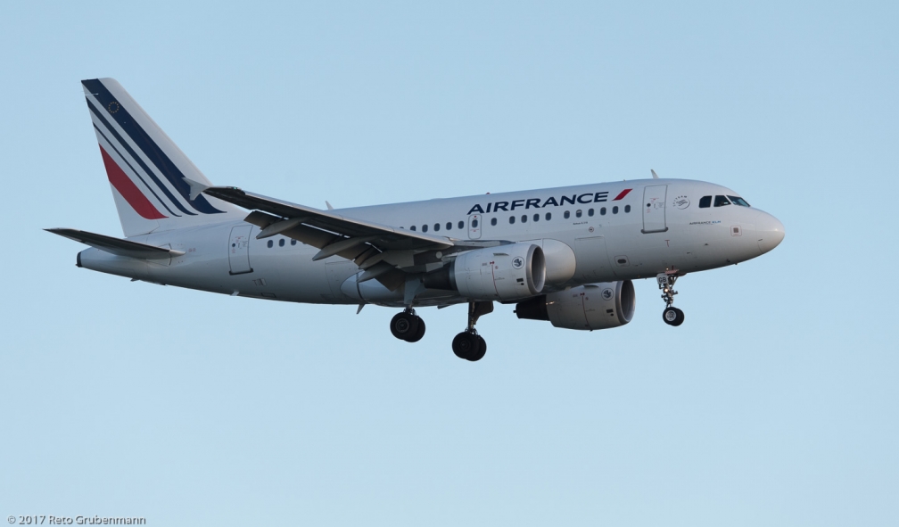 AirFrance_A318_F-GUGB_ZRH170607