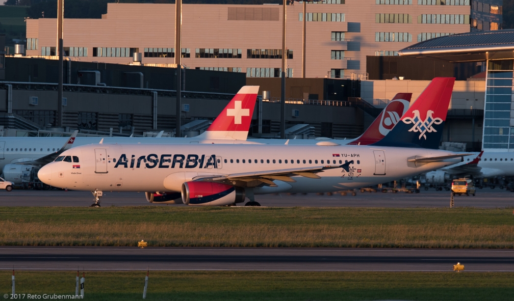 AirSERBIA_A320_YU-APH_ZRH170618