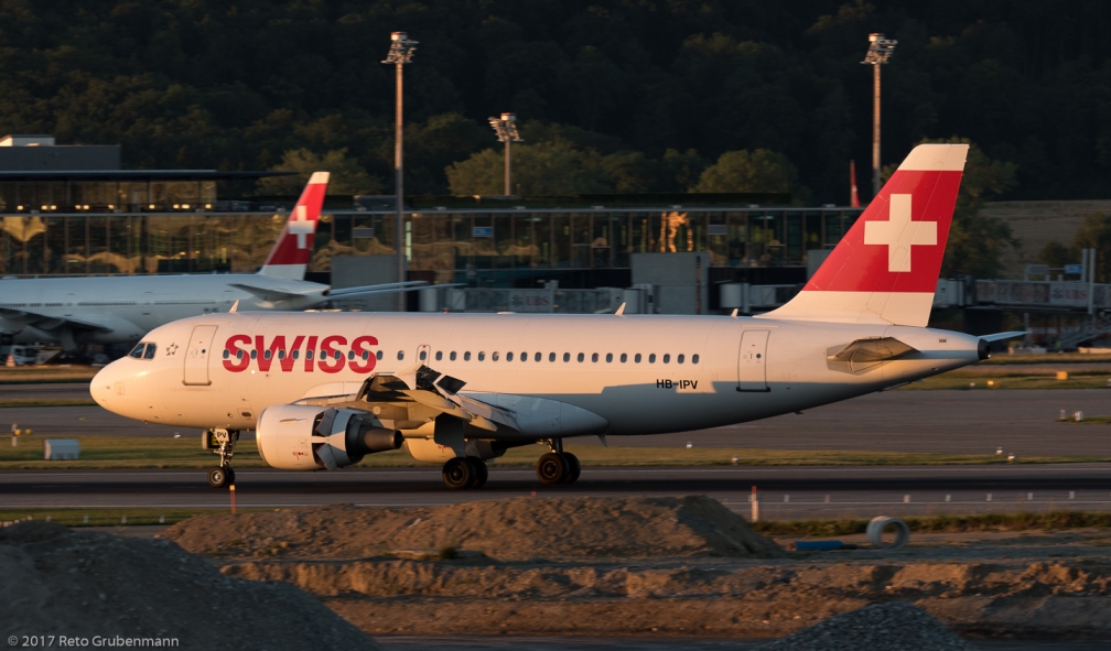 Swiss_A319_HB-IPV_ZRH170618