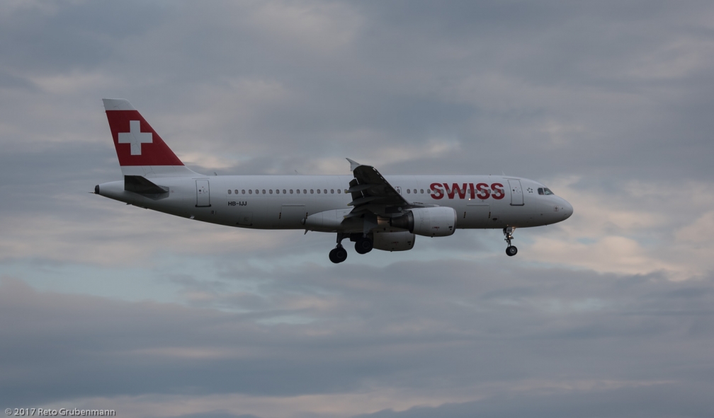 Swiss_A320_HB-IJJ_ZRH170812