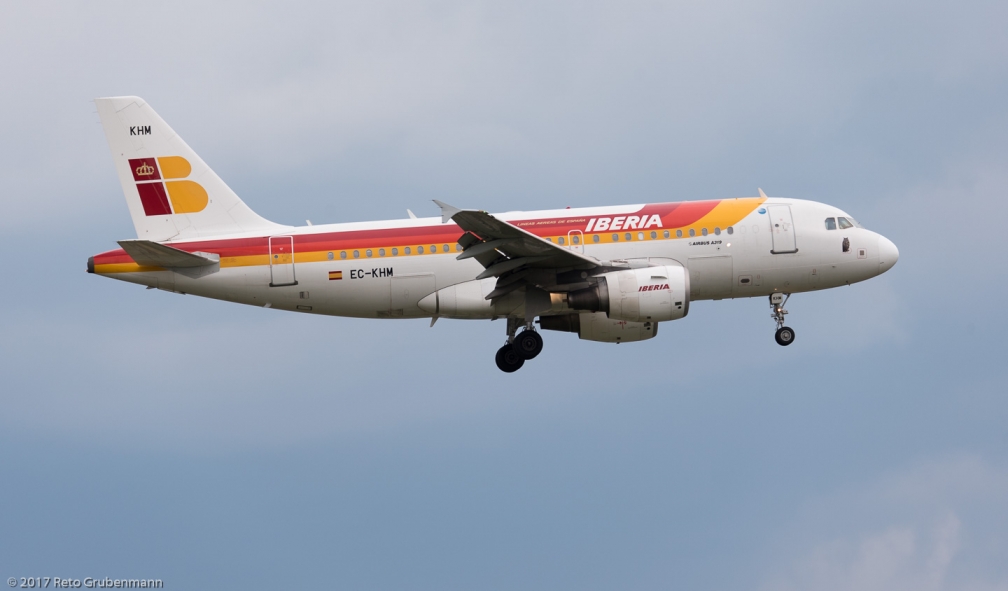 Iberia_A319_EC-KHM_ZRH170818