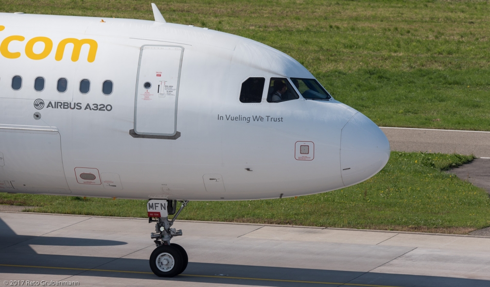 vueling_A320_EC-MFN_ZRH170923