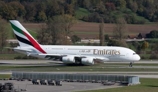 Emirates_A388_A6-EOI_ZRH171025_01
