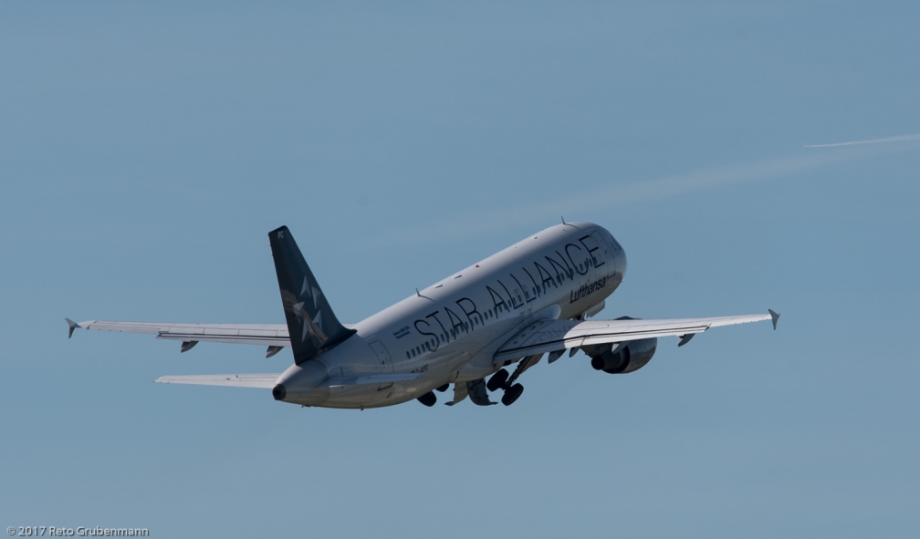 Lufthansa_A320_D-AIPC_ZRH171025