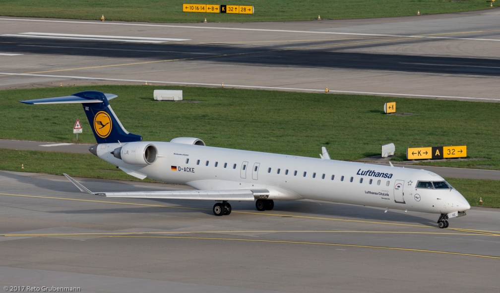 Lufthansa_CRJ9_D-ACKE_ZRH171025